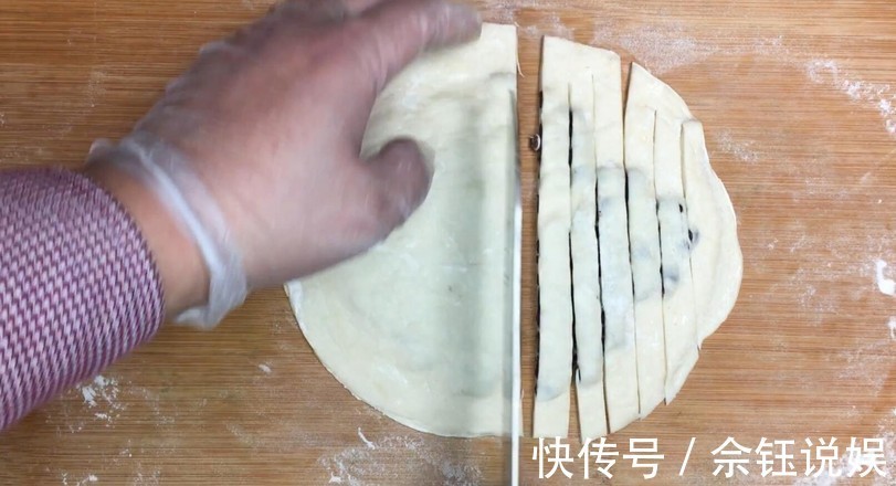 简易小甜点，自己在家做只需15分钟，成就外酥内软的美味甜点