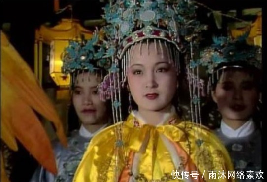 贾元春被加封为贤德妃 贾府人为何称呼她贵妃?