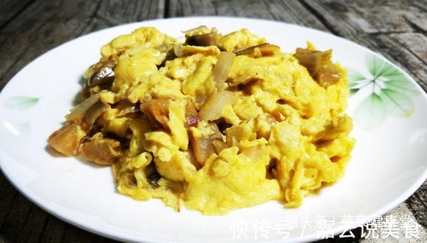 教大家一道快手菜，用它炒鸡蛋，大鱼大肉都不换，下粥更下饭！