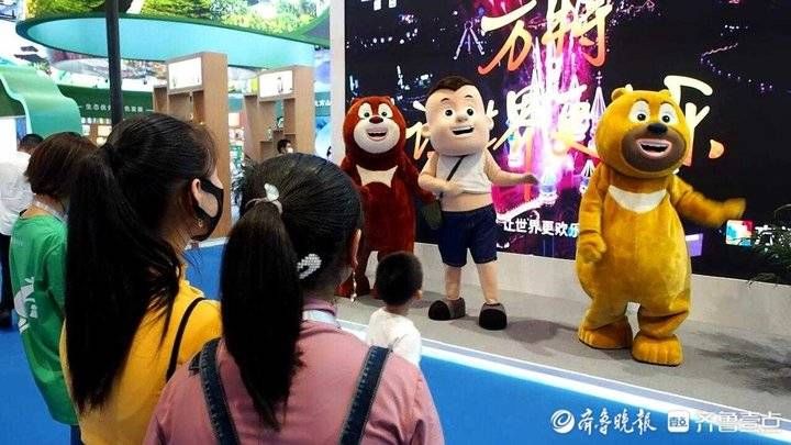 熊大熊二|第二屆文博會孩子們的最愛，來自方特的熊大熊二在賣萌
