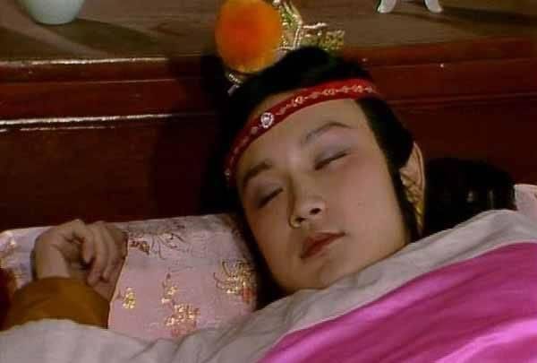 卧室|除了卧室陈设,还有其它证据,让人联想到秦可卿是废太子公主吗