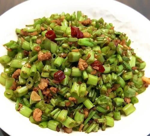 猪肉|大暑过后,这碱性蔬菜要多吃,每天炒一盘,补钙质,孩子长个头