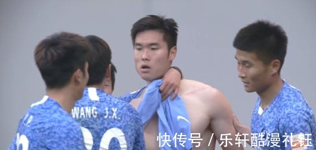 球员|中超保级战神剧情青岛队2打0,主动放弃单刀,解说看不懂