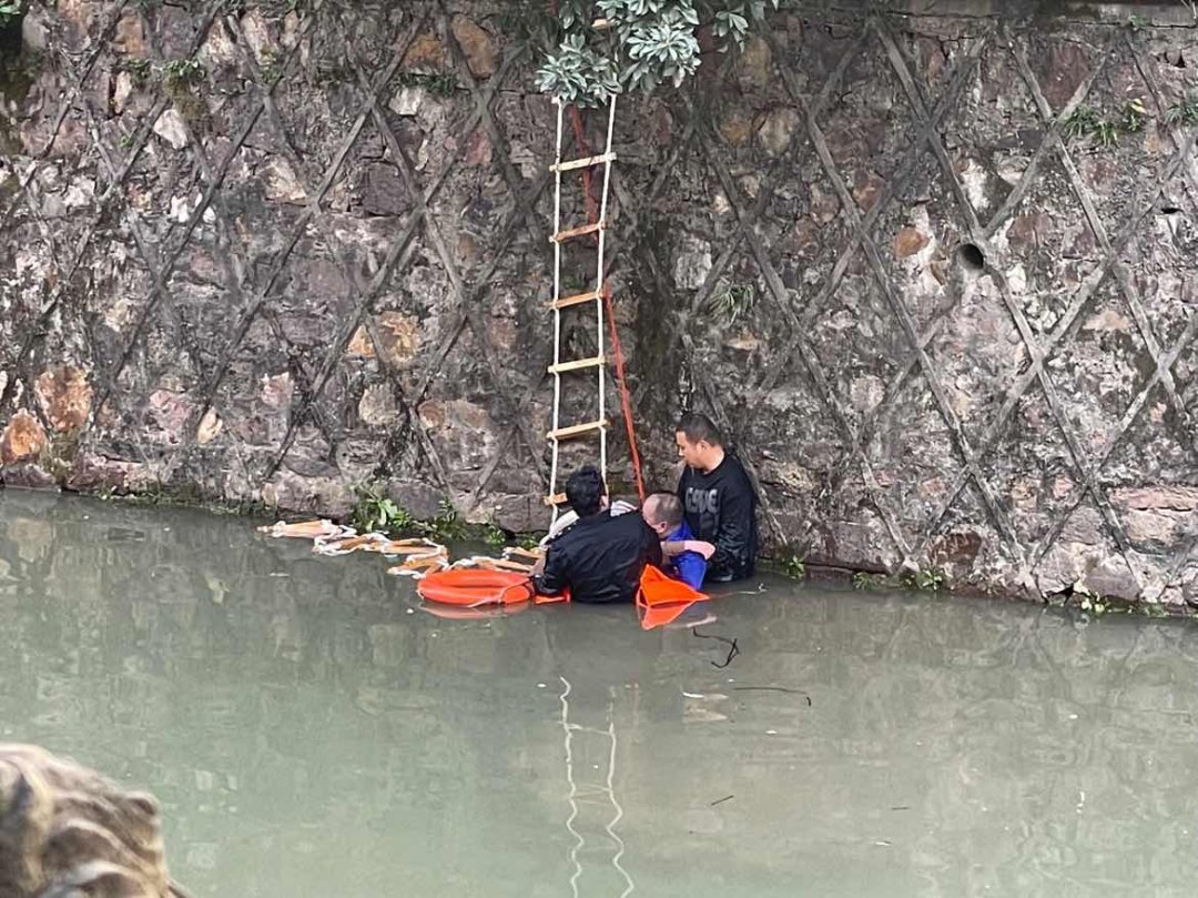 退役军人|-23℃跳湖救人，他说“我是退役军人，我别无选择！”