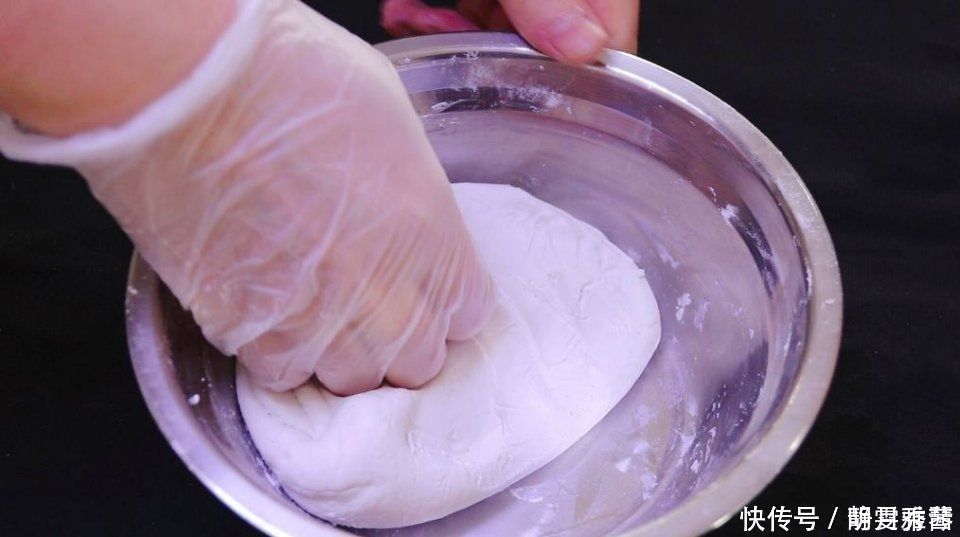 白糖和糯米粉还能这么吃,第一次吃就吃上瘾了,外酥里糯