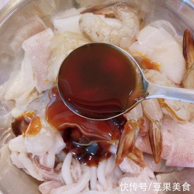 茶匙|迷倒全家的厨房小白也能驾驭的海鲜豆腐煲，真心好吃