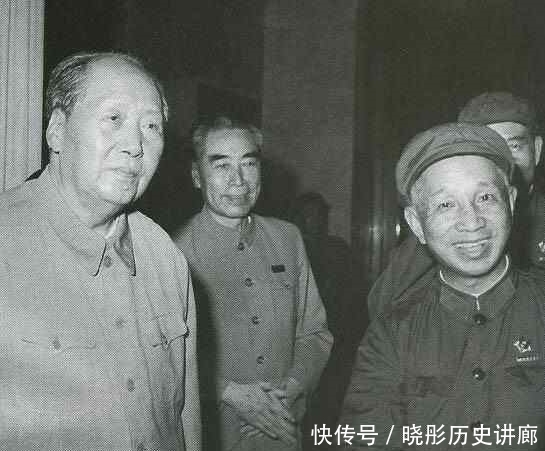 军长|粟裕向陈毅敬礼说:军长,我来迟了,陈毅:军事上主要由你考虑