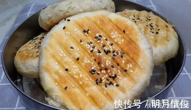 好吃|红豆饼这样做太好吃了,锅里烙一烙,我家一周吃五次,真的太香了