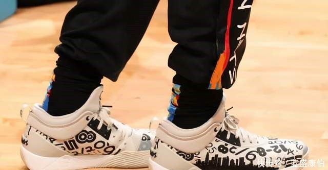 NBA球员上脚杜兰特穿冰淇淋Dunk,哈登5代很骚气!