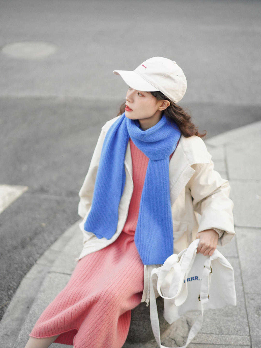 面料 适合冬天选择的粉色单品有很多,码住这“四”款,是真的很时髦