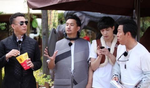 放權(quán)|有岳云鵬和雷佳音這樣的嘉賓在，嚴(yán)敏也救不了《極限挑戰(zhàn)》