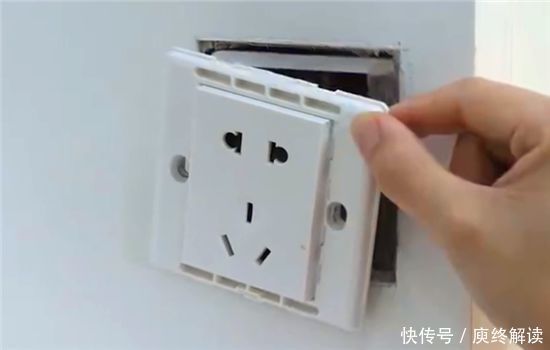 螺丝|墙上插座松动不好用，学会一招，不花一分钱，比新的还牢固