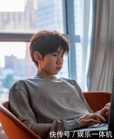 毛豆|王源:忙碌一天回家吃晚饭,三个“红双喜老式菜盘子”满满年代感