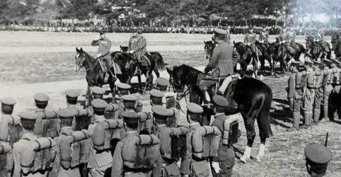 放牛|东北老汉在山上放牛,发现一个山洞,洞中的物品令人无法淡定