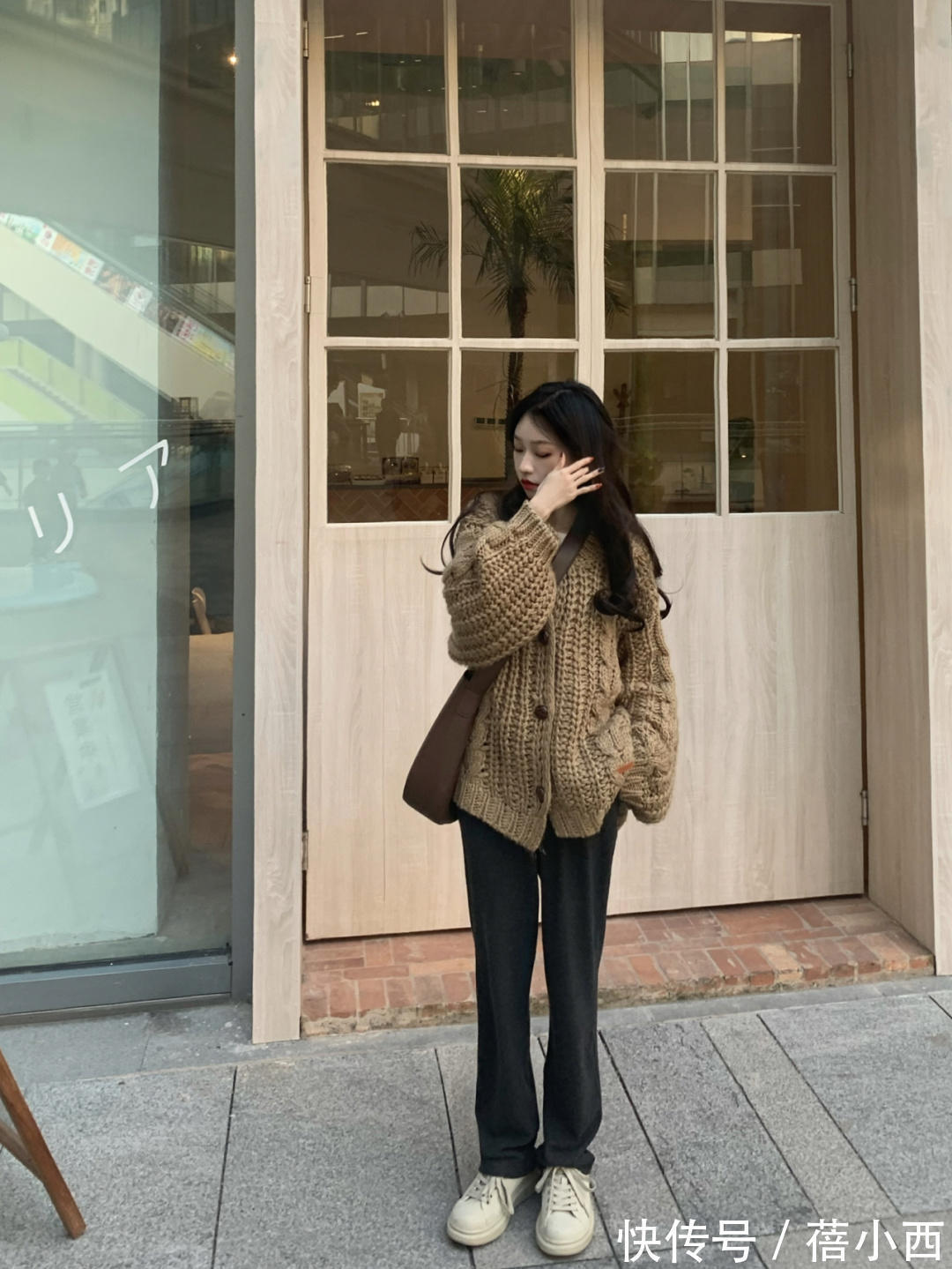 搭配 优雅又时髦的女人,衣橱里一定有“开衫”,搭配半身裙裤子很高级