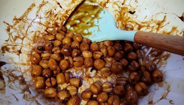 睡眠|失眠最怕这小果,30一斤,这样做每天吃几个,养心安神助睡眠