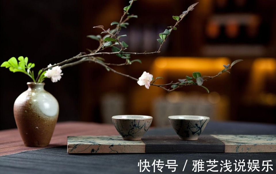 礼仪#俗话“菜不摆三,筷不成五,席不成六”是什么意思?如今还受用吗