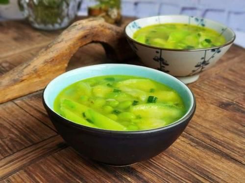 丝瓜与毛豆搭配颜值口感并存,做法简单营养十足,孩子离不开