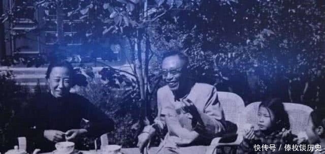 啼笑皆非|溥仪出狱后去理发店理发时问了一个问题，理发师听完啼笑皆非！