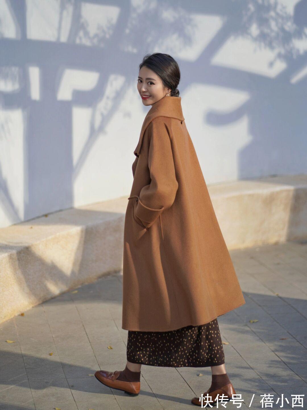 贝雷帽 冬天穿搭进入瓶颈期?学习时髦精们这样穿大衣,轻松展现潮流感