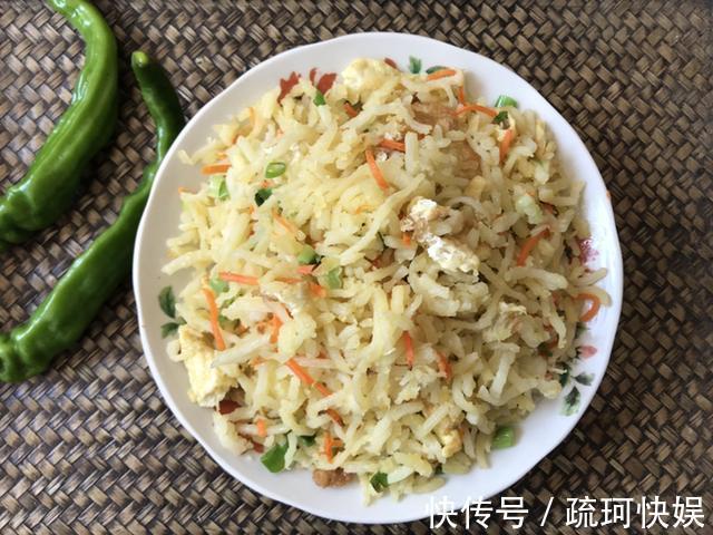 做法|秋天就馋土豆这个做法，当饭又当菜，儿子出锅吃了2碗
