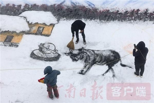  心愿|河南落雪 小伙山顶雪地作画《瑞雪兆丰年》寄心愿