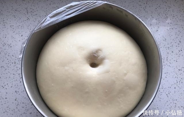 教你做玉米油老面包,发酵时冷藏3个小时,更松软香甜