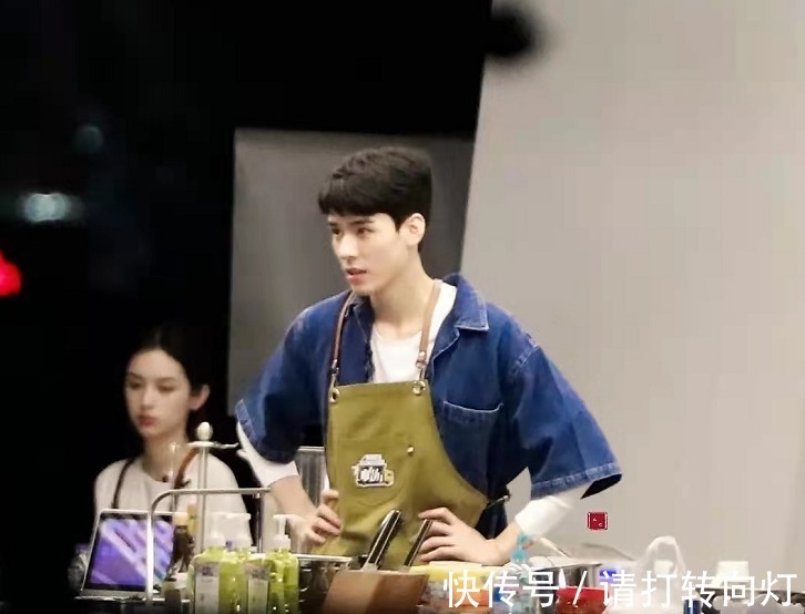 中餐厅|《中餐厅》路透看点多!丁真穿白衬衫做饭不怕脏,龚俊帅出新高度!