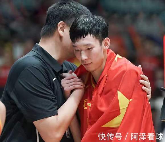 内线|湖人内线告急,邀请中国男篮遭拒绝,明智决定打好NBL比赛