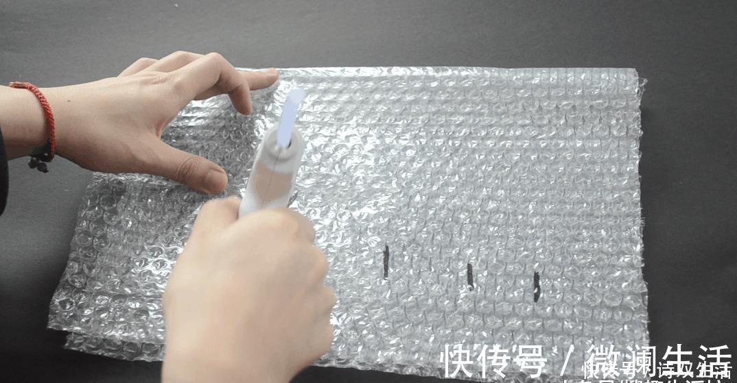 快递箱|快递箱里的气泡垫别扔了, 没想到它作用这么大, 家家户户用的到