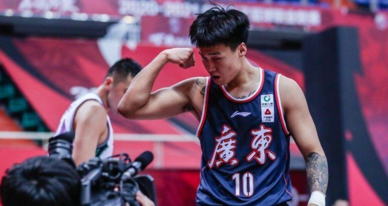 四连冠|深夜23点!广东男篮宣布一坏消息,球迷担心事情来了,杜锋没瞒住