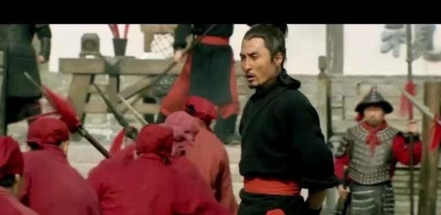 高衙内@在《水浒传》中,高衙内为何非要抢林冲的老婆丫鬟锦儿笑而不语!