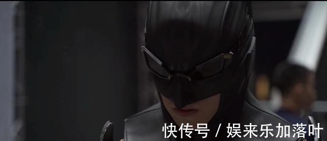 漫展|电影级顶尖COS漫展变哥谭市现场,暗黑风满满的小丑与小丑女