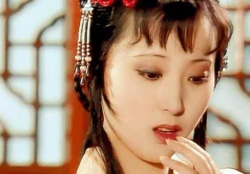 薛宝钗是群芳之冠,但迎春评价黛玉的3字,却说明她这点输给黛玉