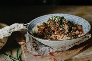 香菇|香菇肉酱自己做,做一次吃10天,能拌面能下饭!