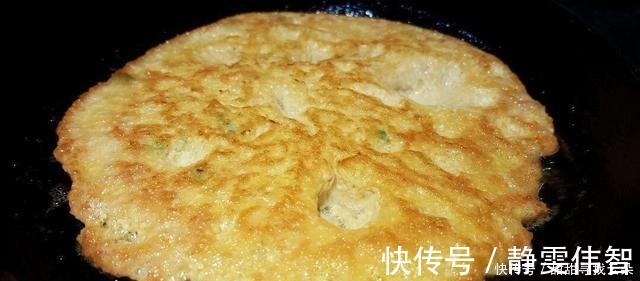 味道|煎鸡蛋时，最忌讳直接下锅，多做1个步骤，鸡蛋金黄味道更棒！