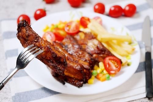  鲜嫩|猪肉价格一下降，我和家人就爱这样吃烤猪排，鲜嫩多汁香而不腻