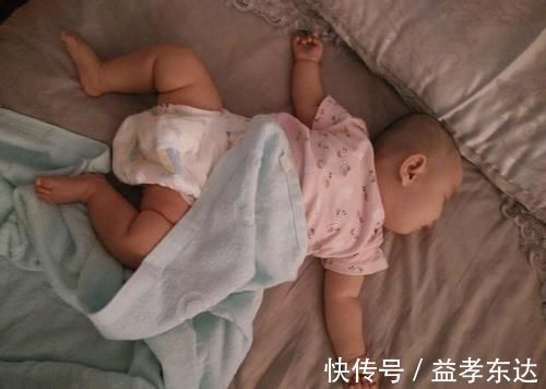 家长|宝宝的3种睡姿要注意，可能影响智商和颜值，中招的家长快纠正