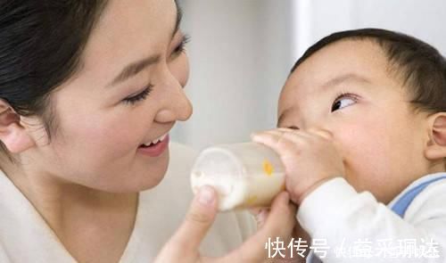 积食|劝告:1岁宝宝常喝“夜奶”,积食一个月今医院,宝妈别大意!