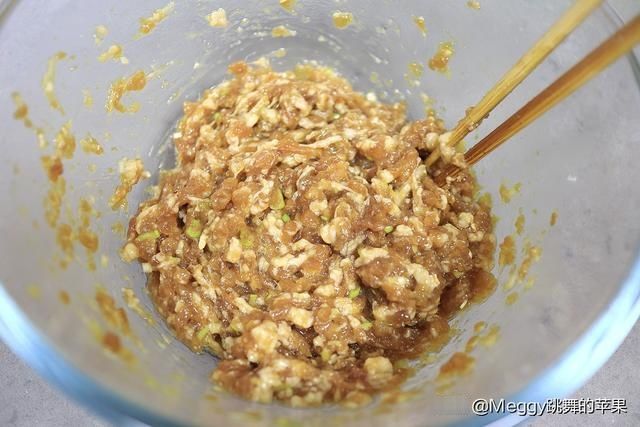 芹菜叶|周末吃顿饺子，用这菜爆汁又抱团，香气十足开胃还不上火