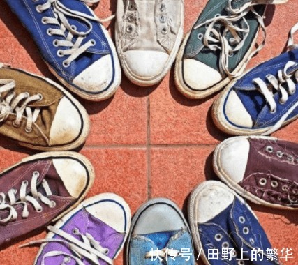 |开心一刻笑话:邻居大爷给大妈骂出门来,我在等电梯刚好撞见了