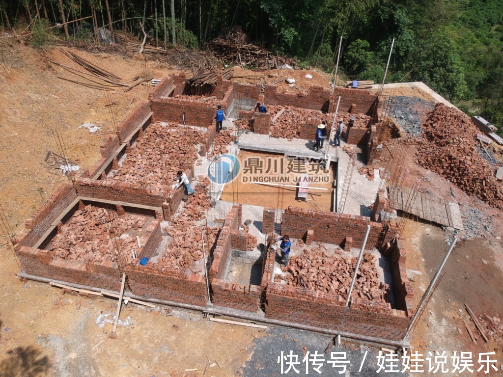 钢筋|他花70万在乡下建四合院,庭院曲径幽深,堪比王府豪宅!