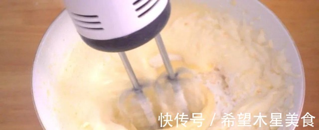 非常简单的苹果蛋糕，一定要试试苹果蛋糕的用料，苹果蛋糕的做法！