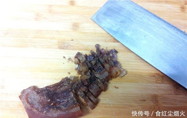 婆婆做的下饭菜,食材很简单,快速出锅,比大鱼大肉受欢迎