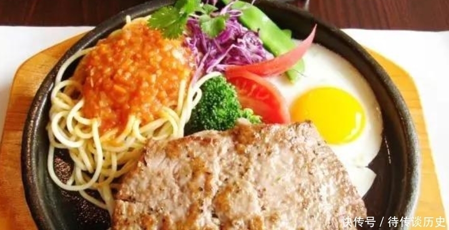 服务员|吃牛排时,服务员送你“一张纸”,不是用来擦嘴的,看完就不会闹笑话了