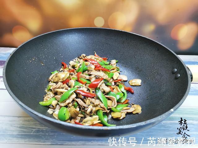 红彩椒|口蘑是唯一含维生素D的蔬菜，多贵都要买，做给家中老人与娃吃