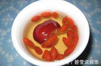 热水|用枸杞泡水时，到底用冷水还是热水原来一直泡错了，难怪没效果
