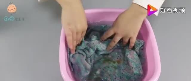 不管衣服多脏多黄,水里扔一粒“小东西”,衣服干净如新恢复本色