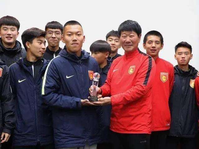 足球報(bào)|中超豪門做出重大決定！足協(xié)收好消息，陳戌源這回可以安心了