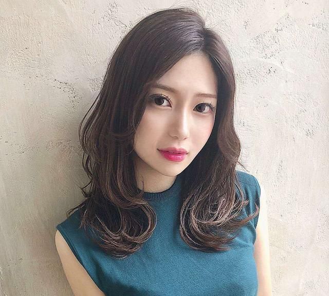 适合五十岁女人的减龄发型,时尚洋气又接地气,好打理又有女人味